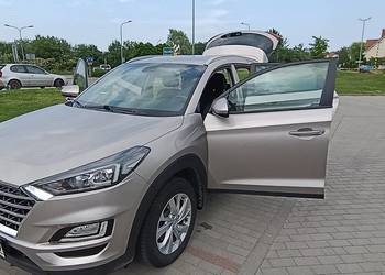 Hyundai Tucson  1591cm3,132Km
