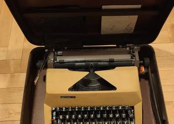 Maszyna do pisania Predom 1301 Łucznik