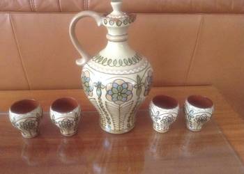 Rękodzieło -zestaw ceramiczny dzban z 4 kubkami lata PRL.