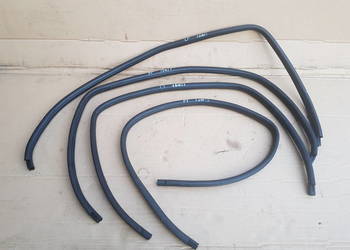 Suzuki Ignis FH 00-03 uszczelki ramki dachu nad drzwiami Suzuki Ignis FH 00-03 uszczelki ramki dachu nad drzwiami