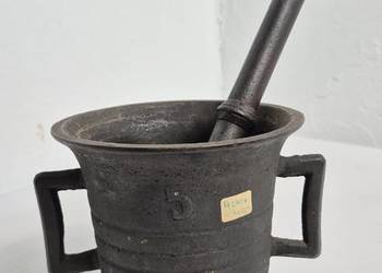 Stary, ciężki moździerz żeliwny z tłuczkiem – Sygnowany "5" – Loft/Antyk