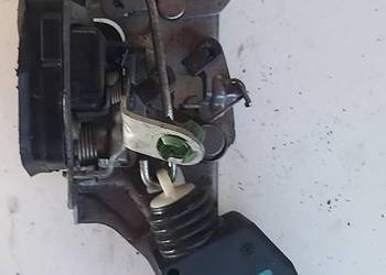 Zamek drzwi tył prawy 90493703 Opel omega c
