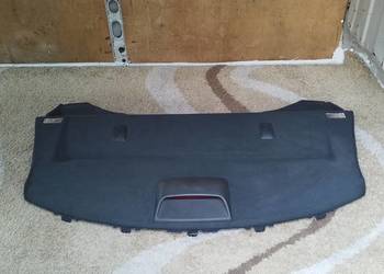 Półka tylna z światłem stop Toyota Avensis T25 sedan.