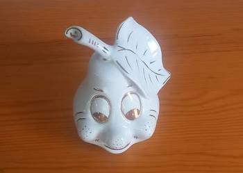 Figurka porcelanowa gruszka z liściem 15 cm