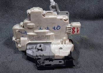 Mechanizm zamka zamek drzwi Audi Q7 Prawy tył 3C4839016C