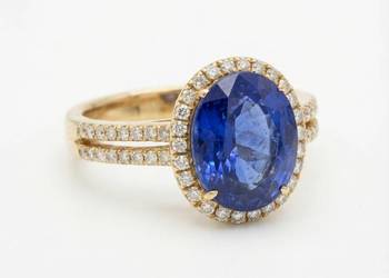 Cudowny złoty pierścionek 18K z szafirem i brylantami – Ponadczasowa elegan