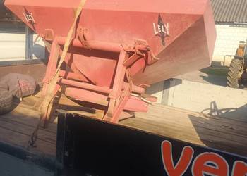 Rozsiewacz do nawozu 1000kg