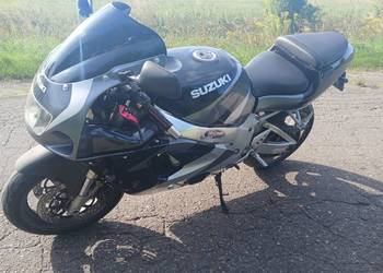 Suzuki GSX  R750 98R. Rok w kraju
