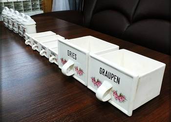 Zestaw Stare pojemniki kuchenne porcelana Roesler na przyprawy z PRL