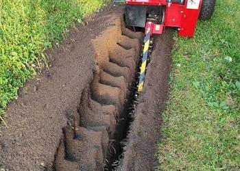 Usługi rębakiem  Utwardzanie terenu drogi Koparka łańcuchowa Minikoparka