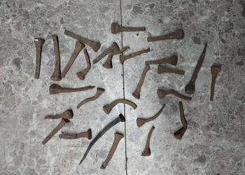 Zabytkowe gwoździe ręcznie kute zestaw 27szt antyk