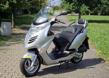 Duży maxii skuter Kymco Grand Dink 50 2T