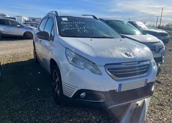 PEUGEOT 2008 1.2i PureTech 110 Urban Cross DW035