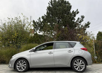 Toyota Auris Hybryda niski przebieg oryginalny lakier !!! II (2012-)
