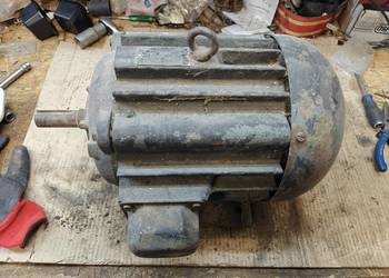 Silnik elektryczny 1.7 trój fazowy 930 obrotow