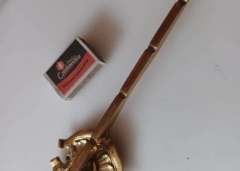 Piękny, masywny, mosiężny wieszak na ręczniki.