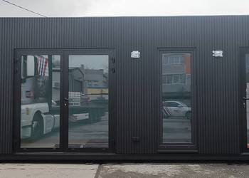 Czarny kontener 8,0 x 3,0 m z lamelami i dostawą gratis