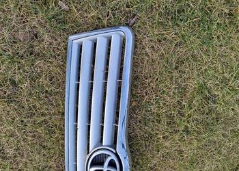 Grill atrapa zderzaka przód Toyota Avensis T25 1C0 1CO
