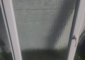 Do sprzedania mam 3 Okno plastikowe dwuszybowe o wymiarach wys. 103.5 x84 c