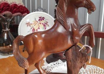 duża figurka konia z drewna sandałowego