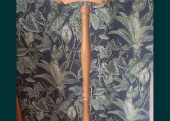 Lampa podłogowa