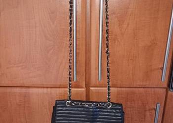 Torebka na ramię ,na łańcuszku