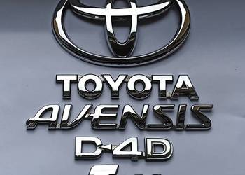 Napis emblemat Toyota Avensis II 03-09r