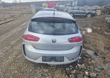 Seat leon 2 na części