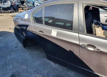 DRZWI PRAWE PRZÓD BMW E 90 A22 DRZWI PRAWE PRZÓD BMW E 90 A22