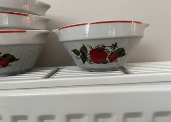 Lubiana Truskawki salaterka PRL