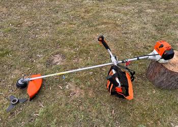 Koszenie trawy wykaszarką