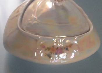 Duża bomboniera , porcelana Bogucice, iryzowana