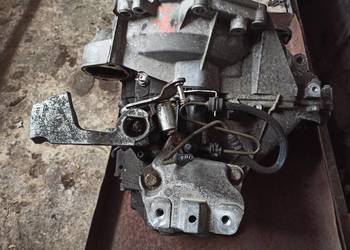 VW Passat B6  Golf 1.6 FSI Tfsi skrzynia biegów JJY