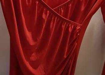 Piękna czerwona sukienka PrettyLittleThing