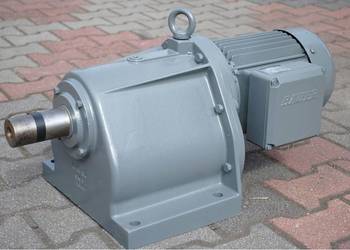 Motoreduktor 4.4kw. 37obr./min.. Firmy Bauer