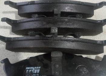 Klocki hamulcowe TRW do Chrysler 300M przód - gratis tył