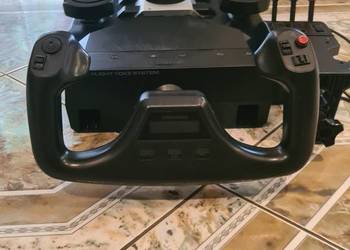 LOGITECH G Saitek PRO Flight Yoke System + Rudder Pedals / W