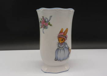 Uroczy Wazon Vintage – Nostalgiczny Króliczek – Fine Porcelain