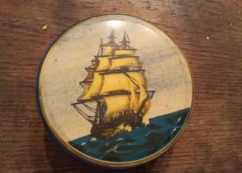 Stara puszka agros ze statkiem. PRL