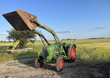 Fendt Farmer 2 z ładowaczem  przednim