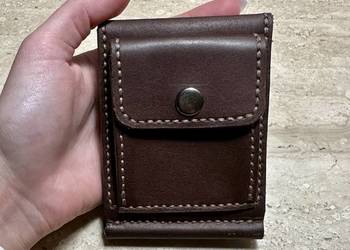 Portfel ręcznie szyty z dodatkową kieszonką na zewnątrz portfela