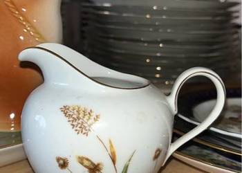 Mlecznik. Syg. Kahla z trawkami.