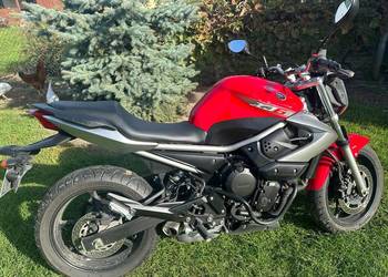 Motocykl Yamaha XJ6 2010