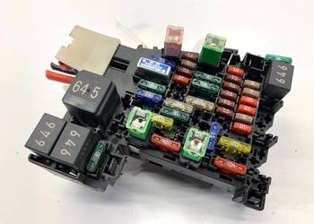 SKRZYNKA BEZPIECZNIKÓW VW PASSAT B8 5Q0937615C Kombi 2.0 190KM MODUŁ