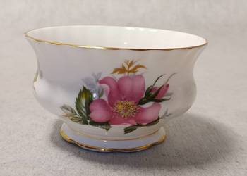 ROYAL ALBERT Cukiernica Prairie Rose Róża arkanzaska Cukierniczka ROYAL ALBERT Cukiernica Prairie Rose Róża arkanzaska Cukierniczka