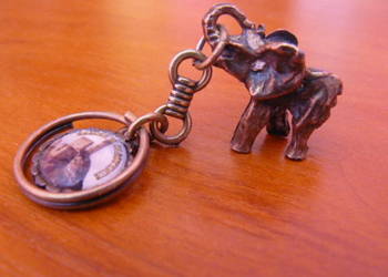 Slonik,zamek w Olsztynie-zawieszka do kluczy  3 zl