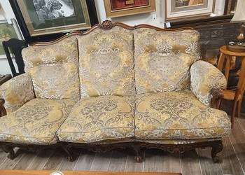 sofa ślicznie zdobiona