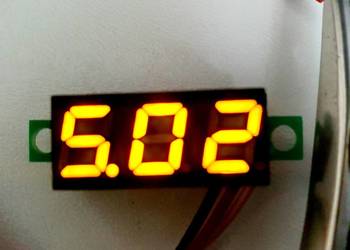 Woltomierz cyfrowy żółty LED 0.28” DC 0-100V