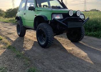 Suzuki Vitara off road