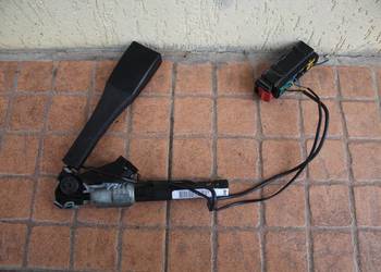 ZAPINKA PASA LEWY PRZÓD OPEL CORSA D 13225286